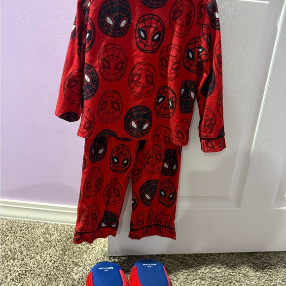 Marvel Red Spider-Man Kids' Pajama Set - Picture 6 of 7